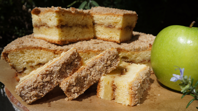 Apple Crumble and Custard Cake